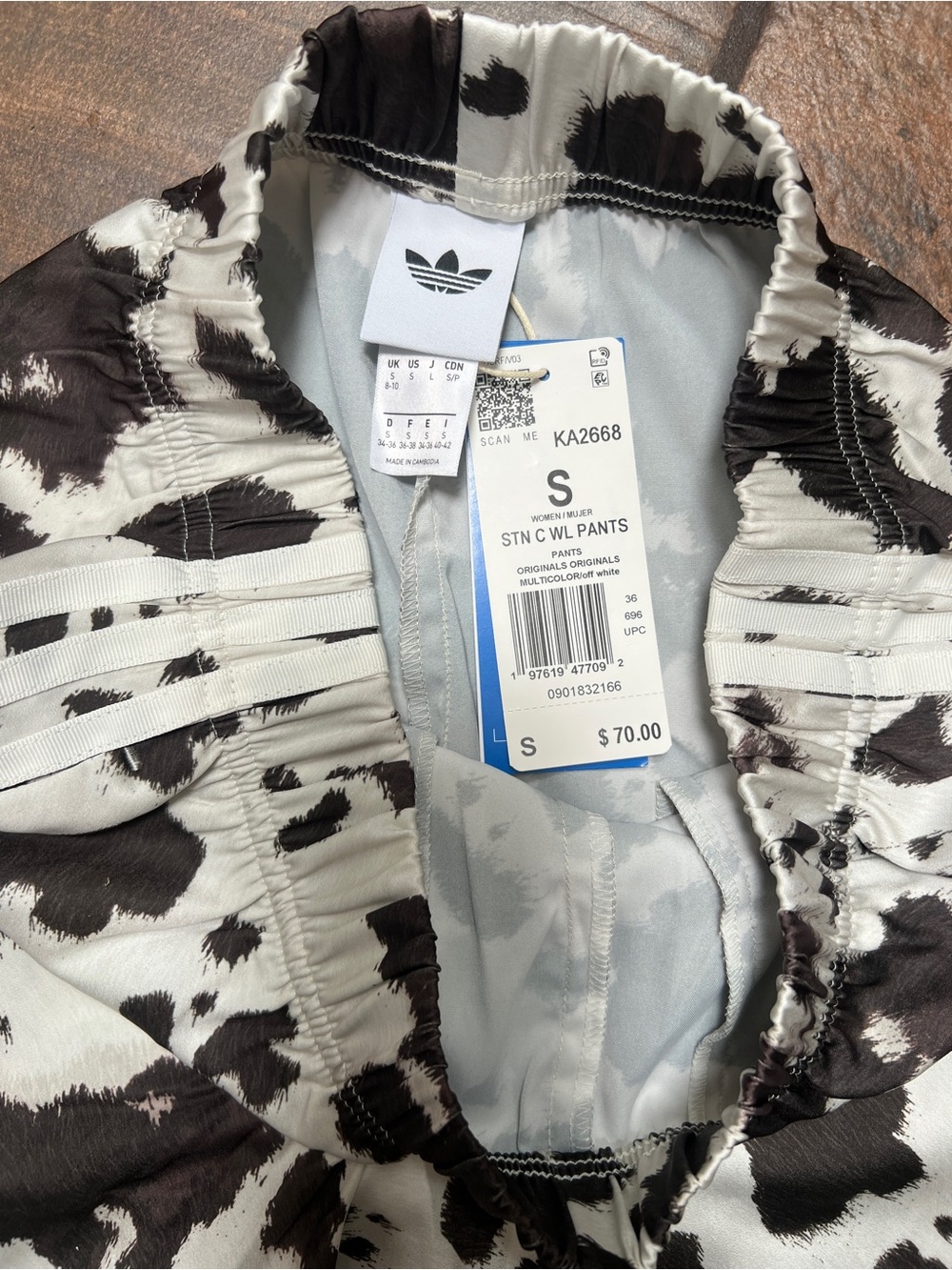 Size SMALL 🤎🤍- NWT - adidas Satin Cow Animal Print Wide Leg Pants Brown - Picture 4 of 9